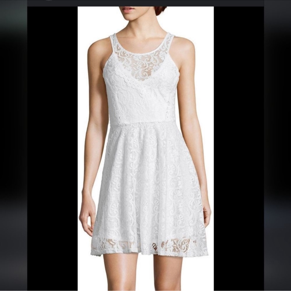 City Triangles Lace Sleeveless Dress